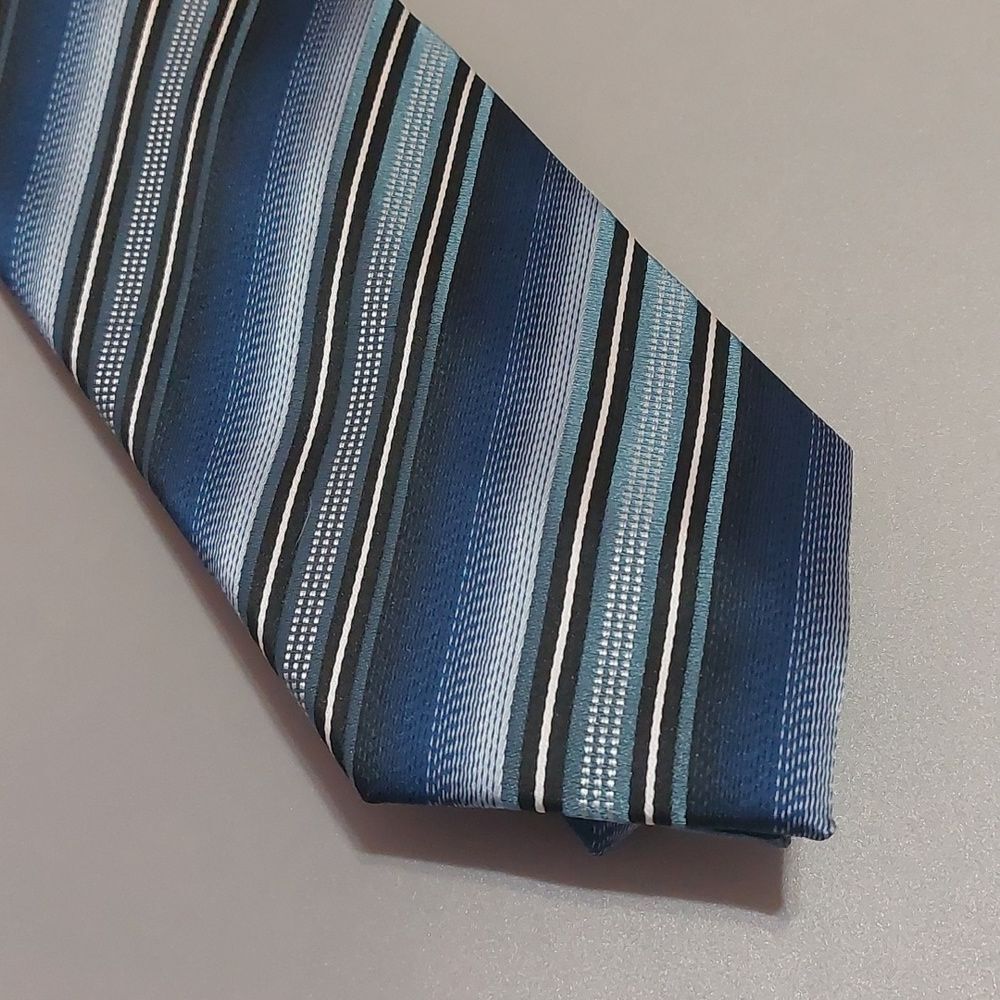 Ron Chereskin Blue Striped Handmade Neck Tie